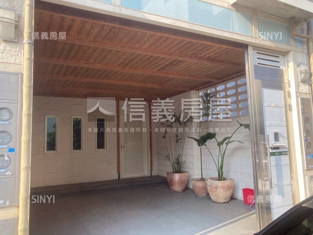 北區園道旁臨路清水模別墅房屋室內格局與周邊環境