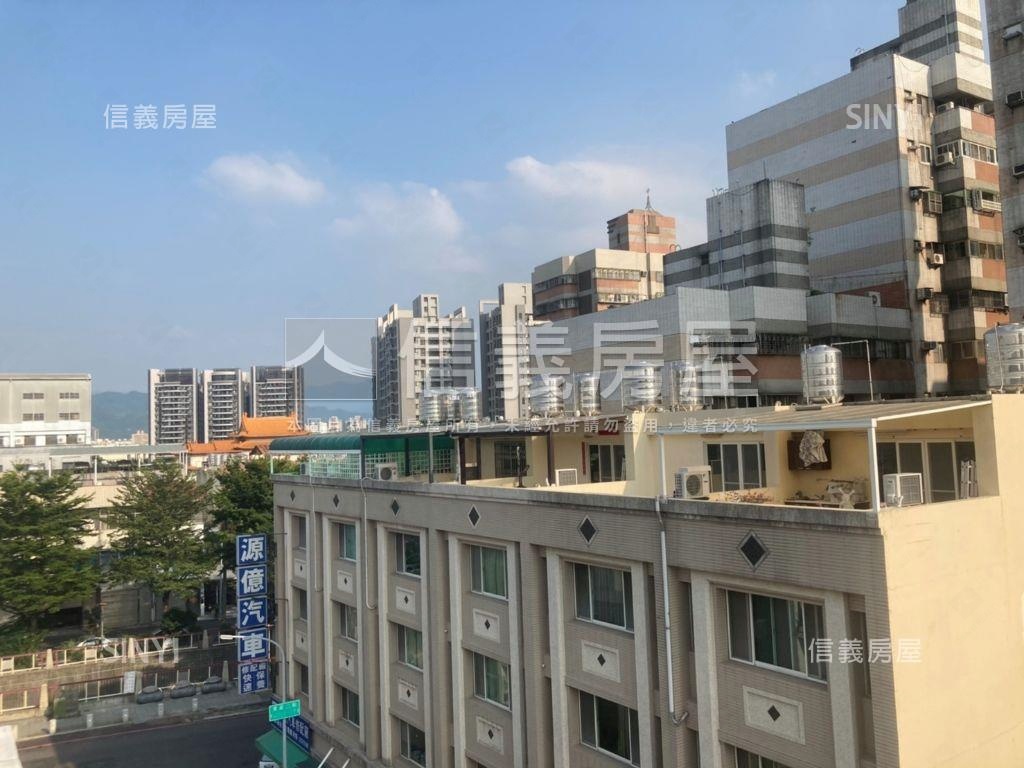 北區園道旁臨路清水模別墅房屋室內格局與周邊環境