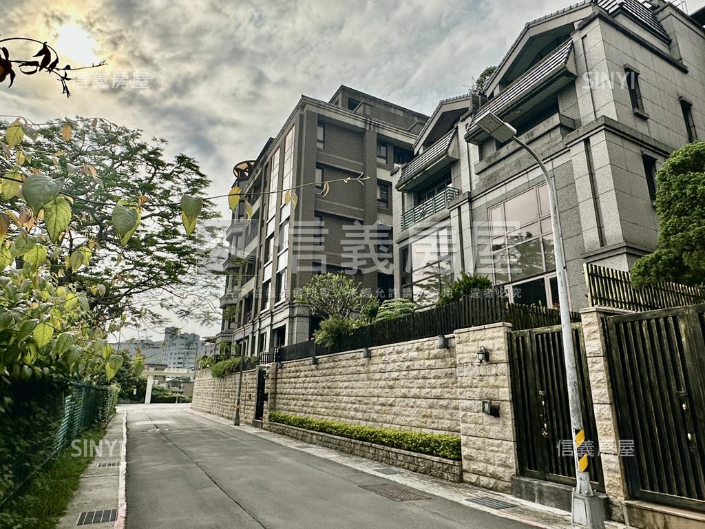 天母聖塔菲獨棟電梯別墅房屋室內格局與周邊環境