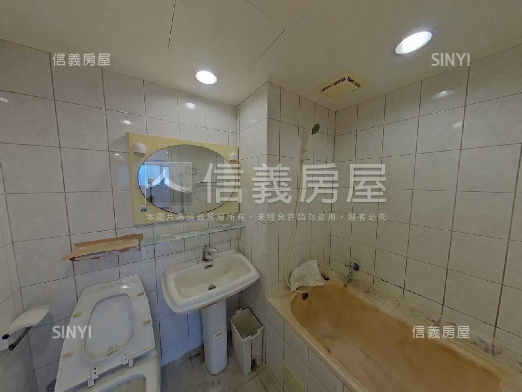 捷運可樂３房車位房屋室內格局與周邊環境