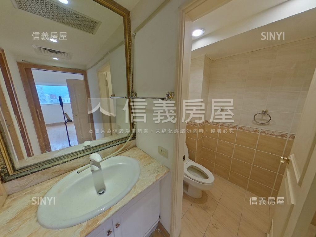 捷運可樂３房車位房屋室內格局與周邊環境