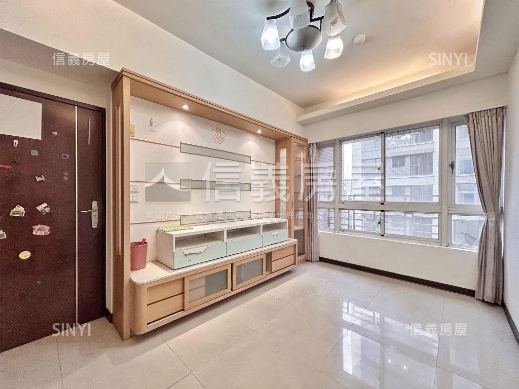 十八甲得家堡三房車位房屋室內格局與周邊環境