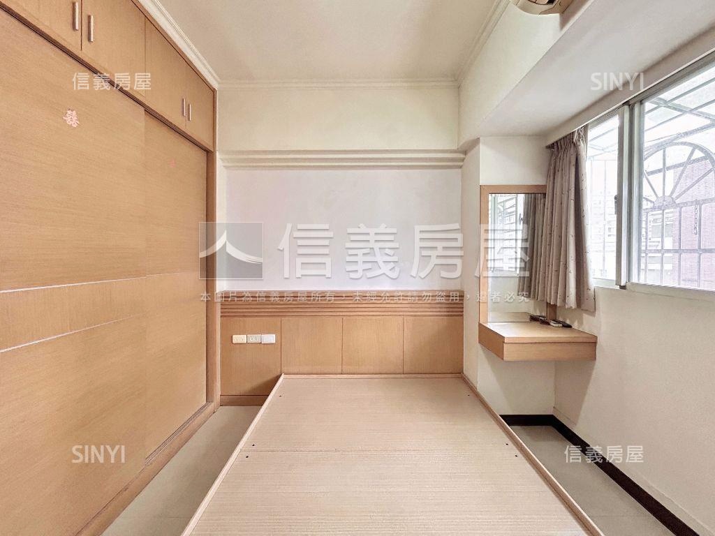 十八甲得家堡三房車位房屋室內格局與周邊環境