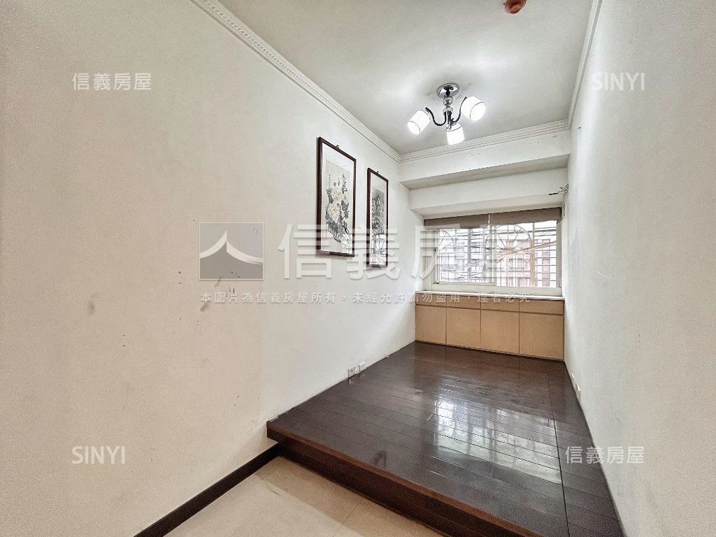 十八甲得家堡三房車位房屋室內格局與周邊環境