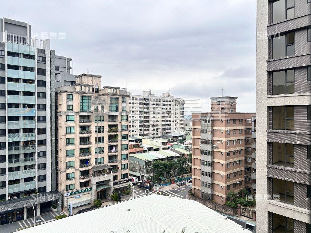 十八甲得家堡三房車位房屋室內格局與周邊環境