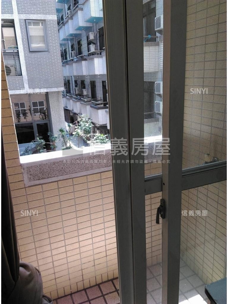 時代金鑽收租美套房Ｉ房屋室內格局與周邊環境