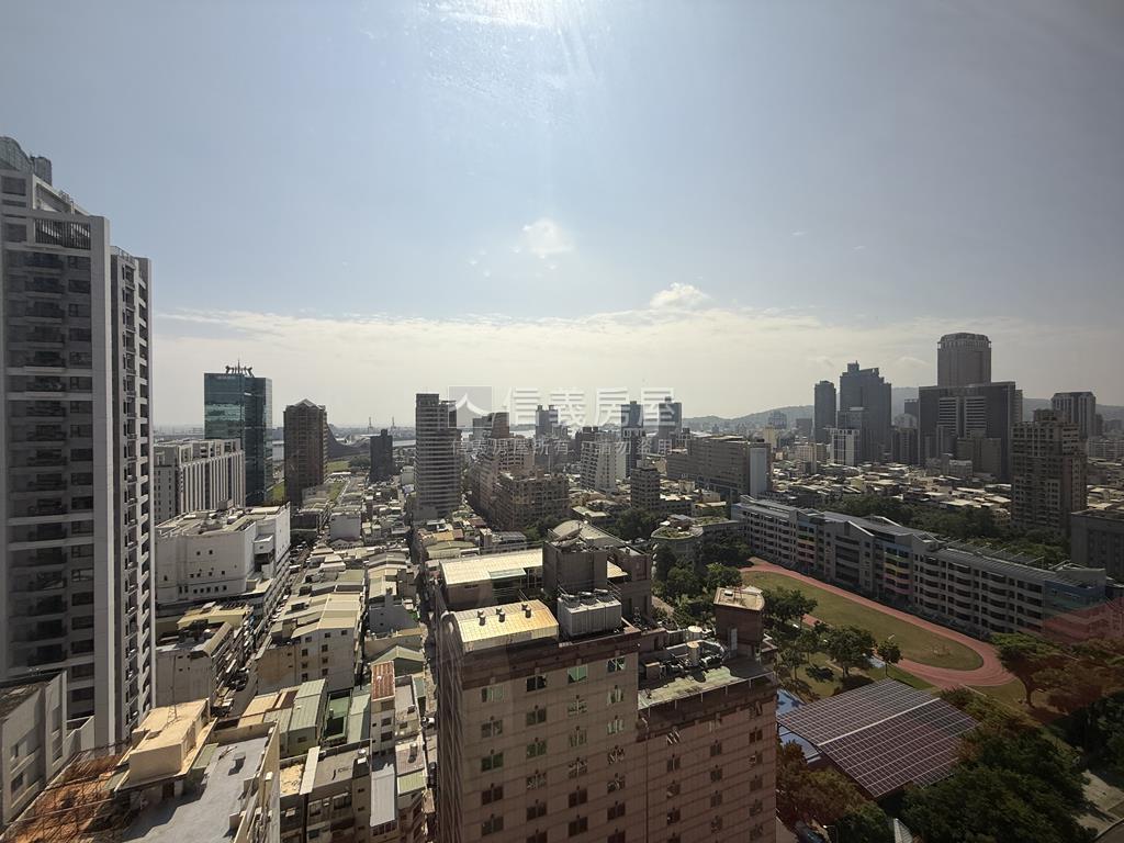 都會皇家絕美海景五房平車房屋室內格局與周邊環境