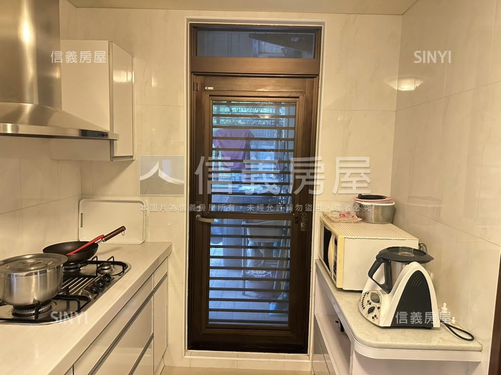 稀有面湖景青山鎮房屋室內格局與周邊環境