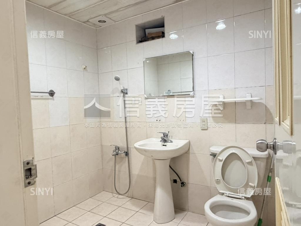 面光榮國小公寓房屋室內格局與周邊環境