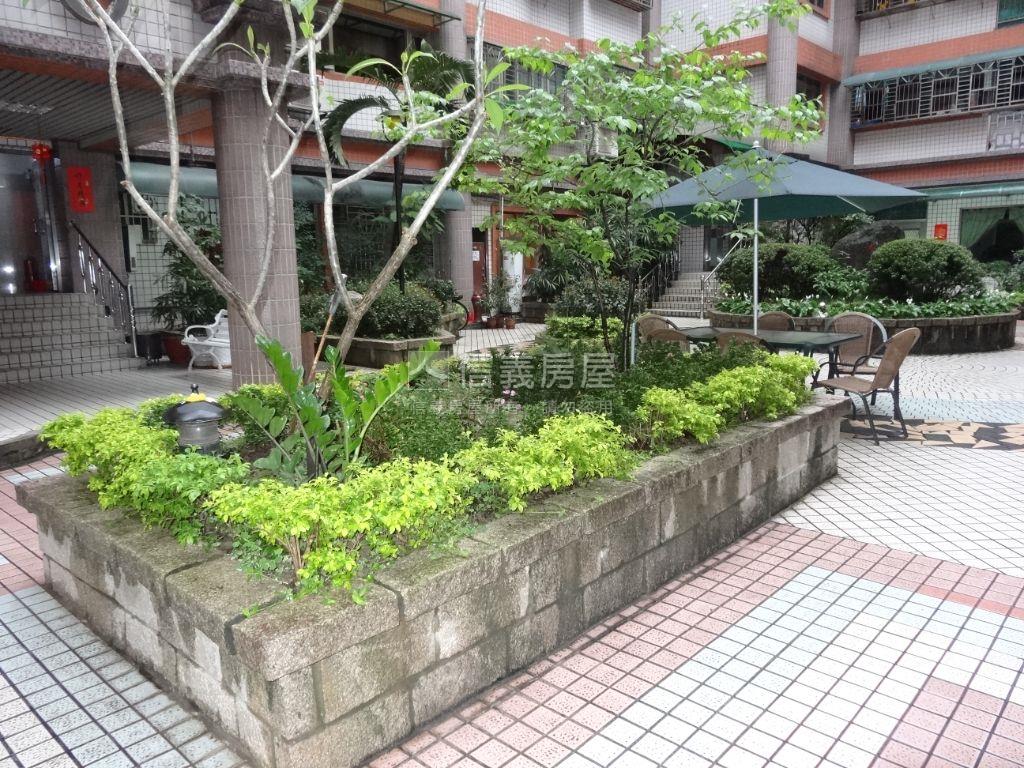 景安站｜邊間電梯大三房房屋室內格局與周邊環境