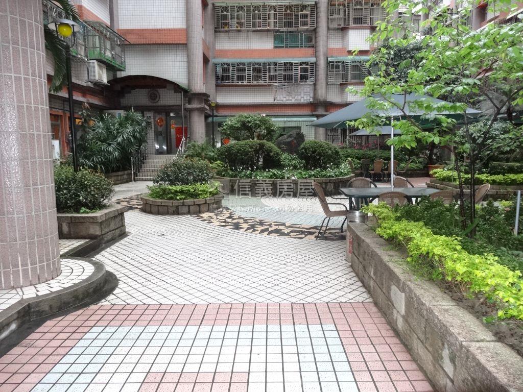 景安站｜邊間電梯大三房房屋室內格局與周邊環境