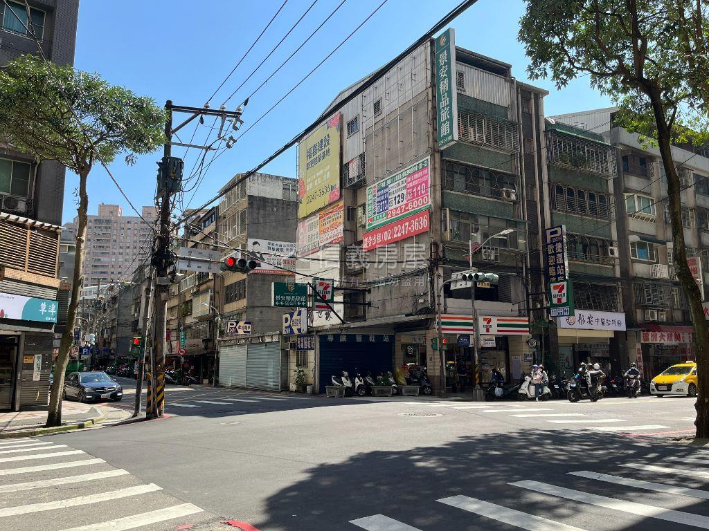 景安站｜邊間電梯大三房房屋室內格局與周邊環境