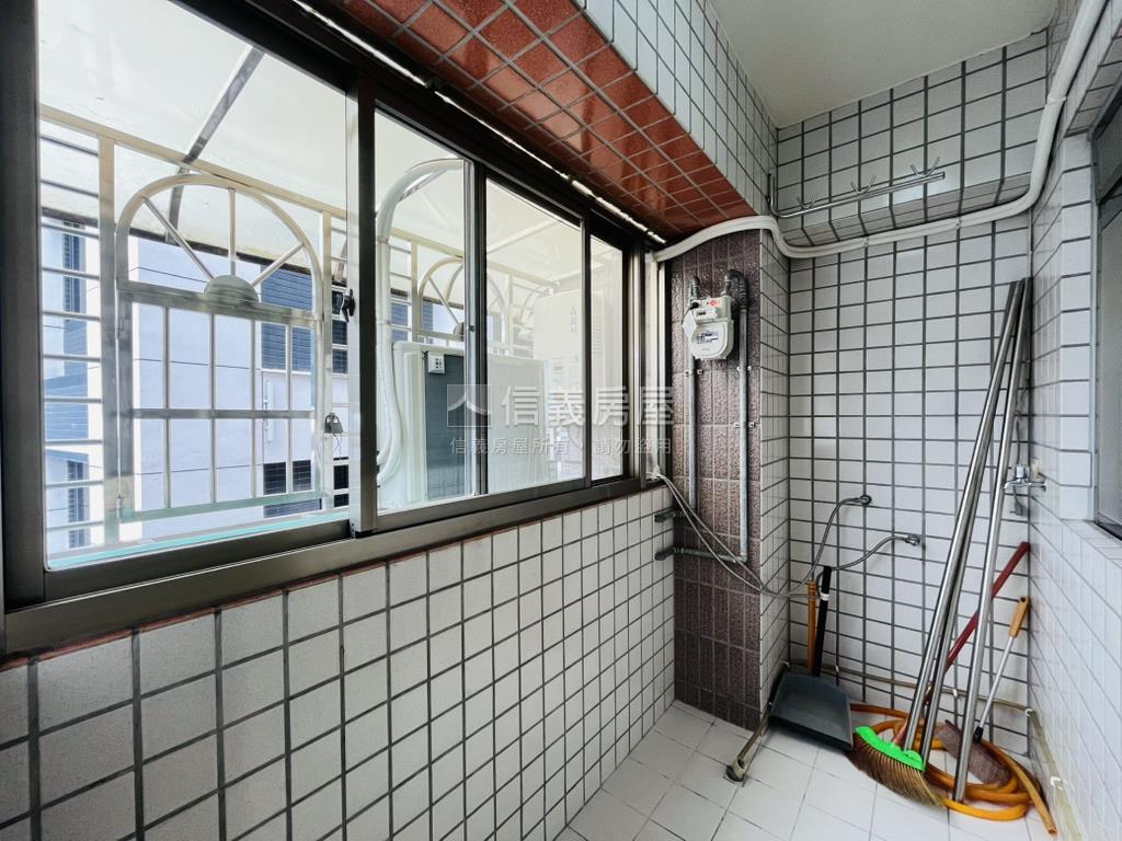 景安站｜邊間電梯大三房房屋室內格局與周邊環境