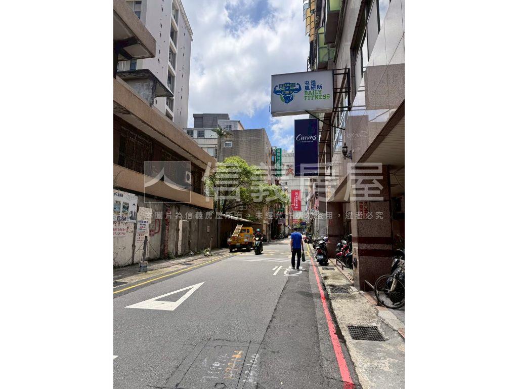 中山路透天房屋室內格局與周邊環境