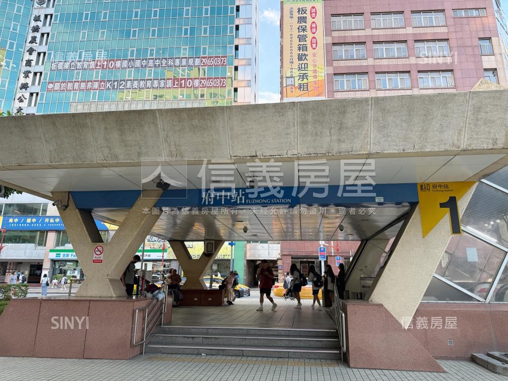 府中捷運站唯美裝潢挑高房屋室內格局與周邊環境