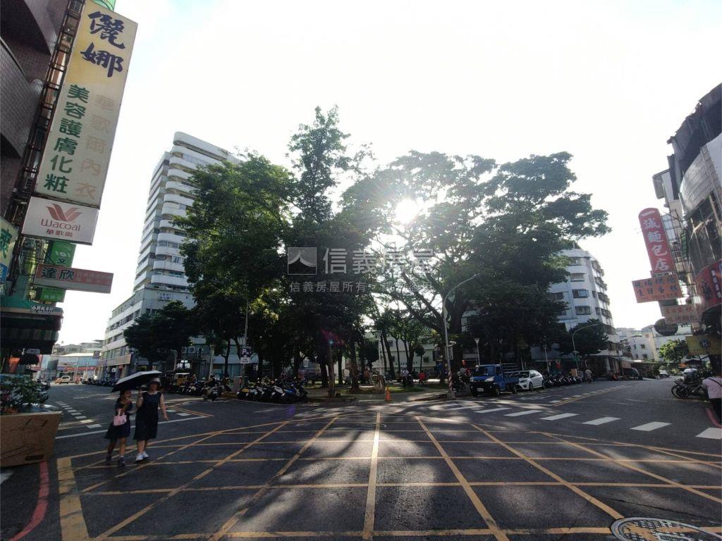 軍校路麥當勞旁百坪商辦房屋室內格局與周邊環境