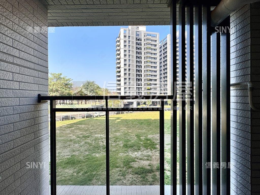 捷運丨雙衛開窗丨２房車位房屋室內格局與周邊環境