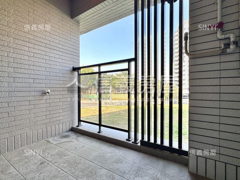 捷運丨雙衛開窗丨２房車位房屋室內格局與周邊環境