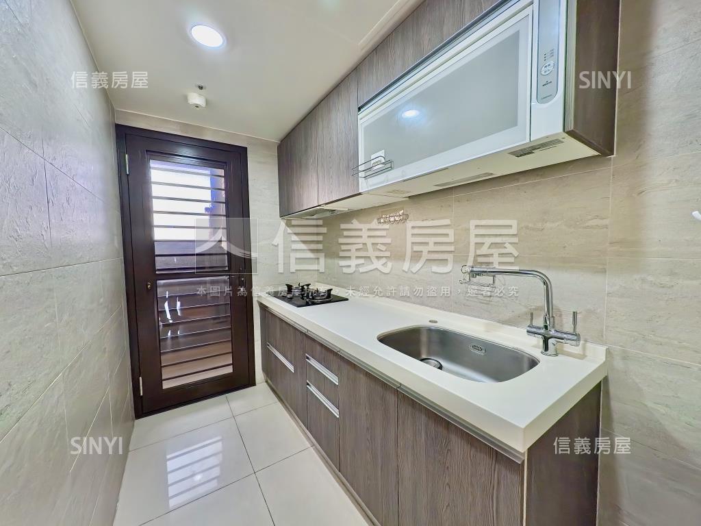 群英漂亮裝潢高樓三房車位房屋室內格局與周邊環境