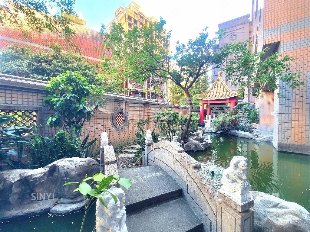 大興西路金店面附車位房屋室內格局與周邊環境