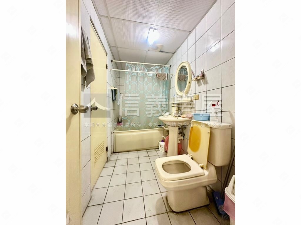 樹孝商圈育仁路車庫透天房屋室內格局與周邊環境