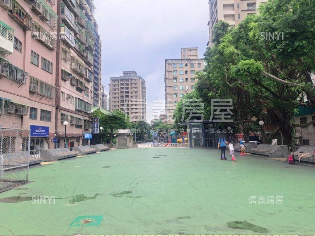 第一廣場六米面寬金店面房屋室內格局與周邊環境