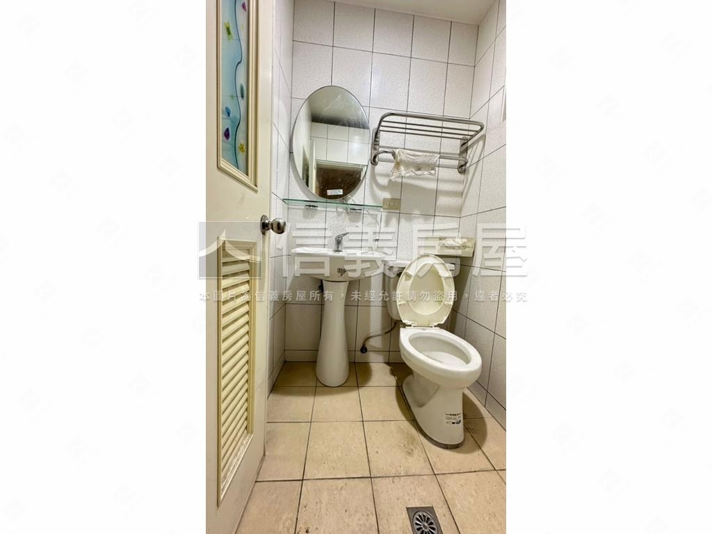 新莊體育館靜巷三角窗透天房屋室內格局與周邊環境