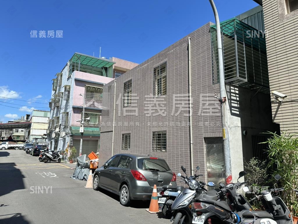 新莊體育館靜巷三角窗透天房屋室內格局與周邊環境