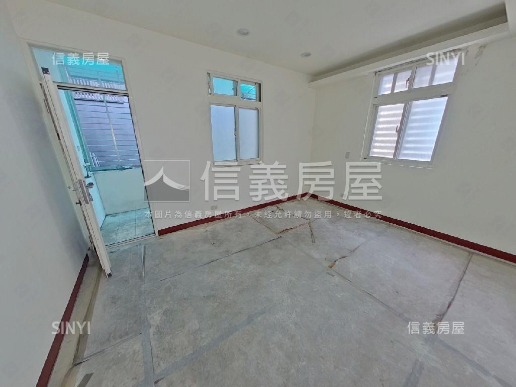 新莊體育館靜巷三角窗透天房屋室內格局與周邊環境