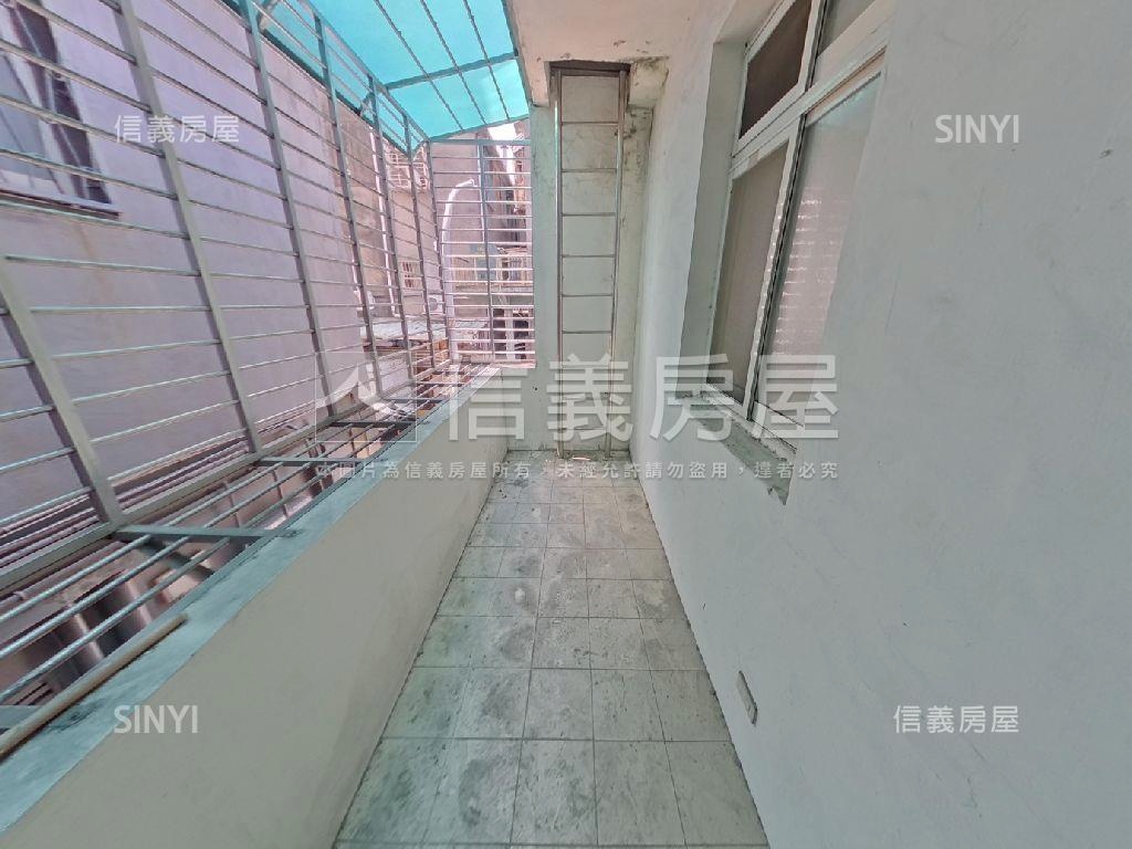 新莊體育館靜巷三角窗透天房屋室內格局與周邊環境