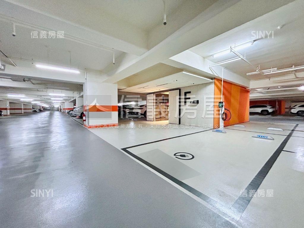 洲際Ｗ二大房平車位房屋室內格局與周邊環境