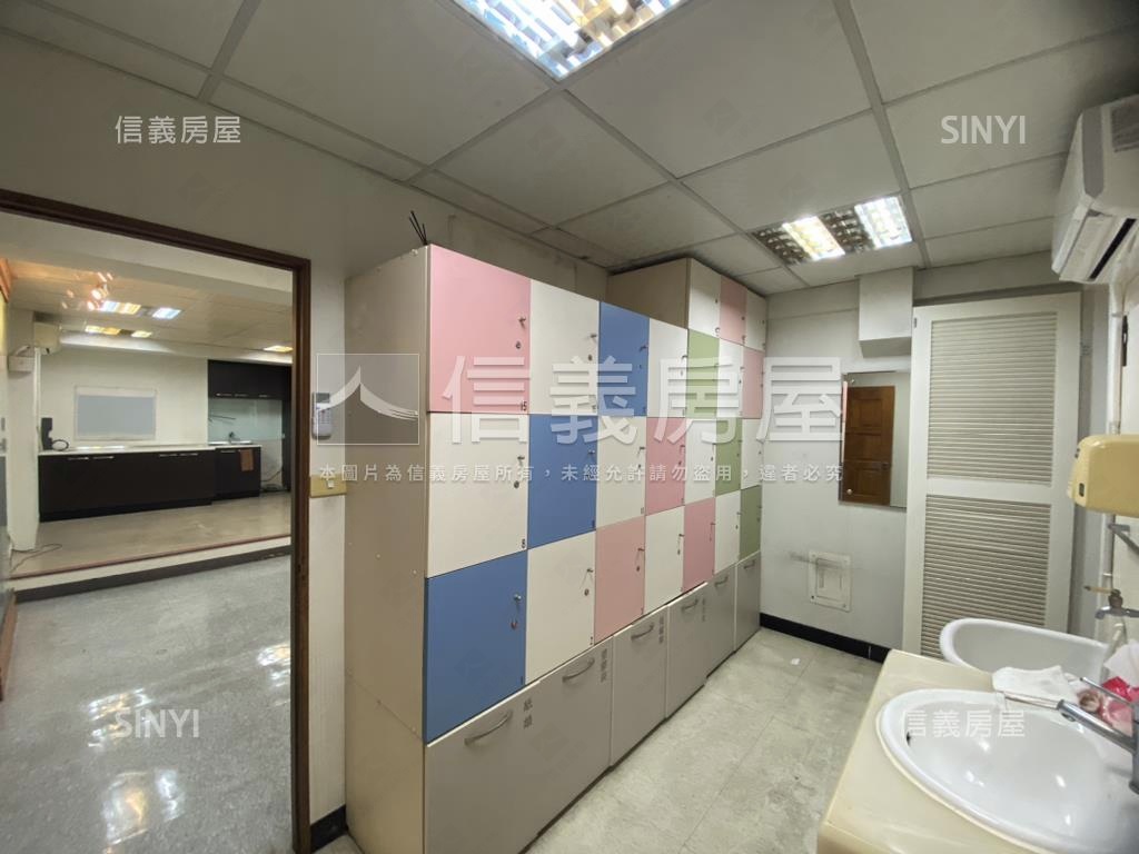 國泰青島電梯林蔭辦公大戶房屋室內格局與周邊環境