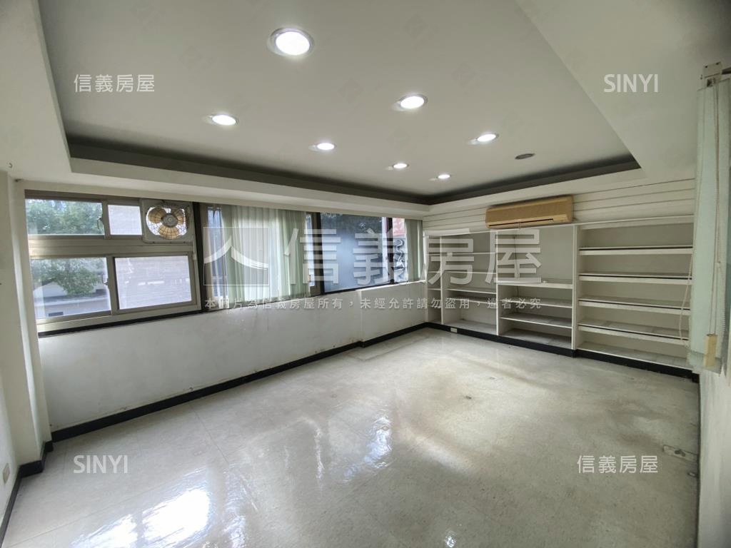 國泰青島電梯林蔭辦公大戶房屋室內格局與周邊環境