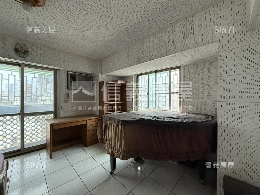 稀有西區大坪數華廈附平車房屋室內格局與周邊環境