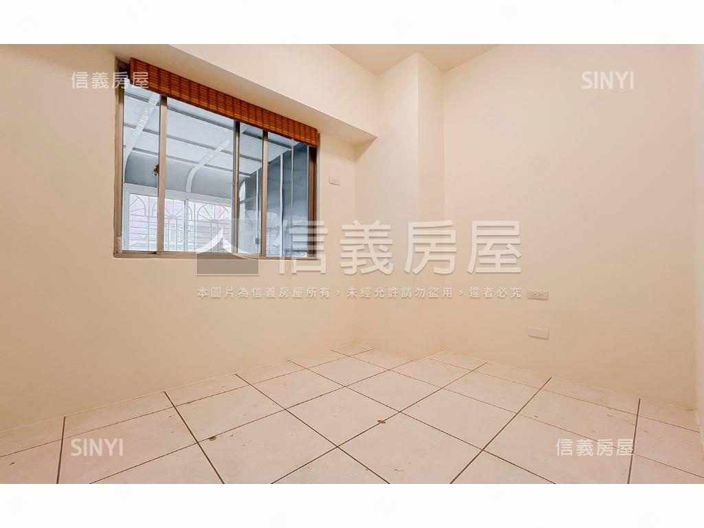 世紀紅漂亮三房車大露臺房屋室內格局與周邊環境