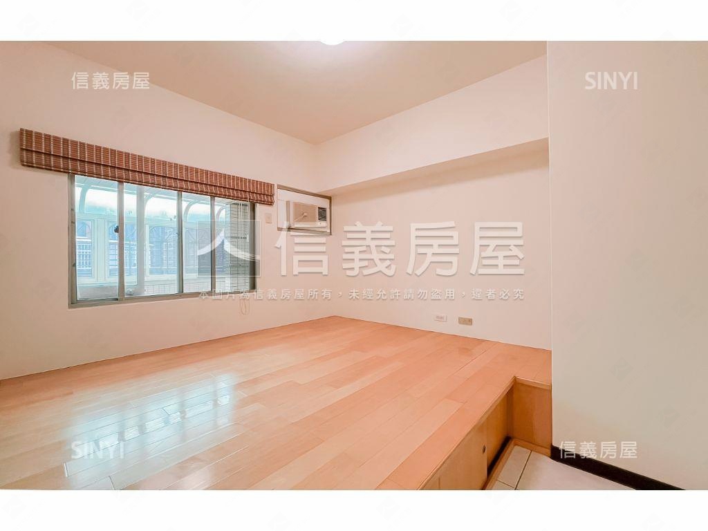 世紀紅漂亮三房車大露臺房屋室內格局與周邊環境