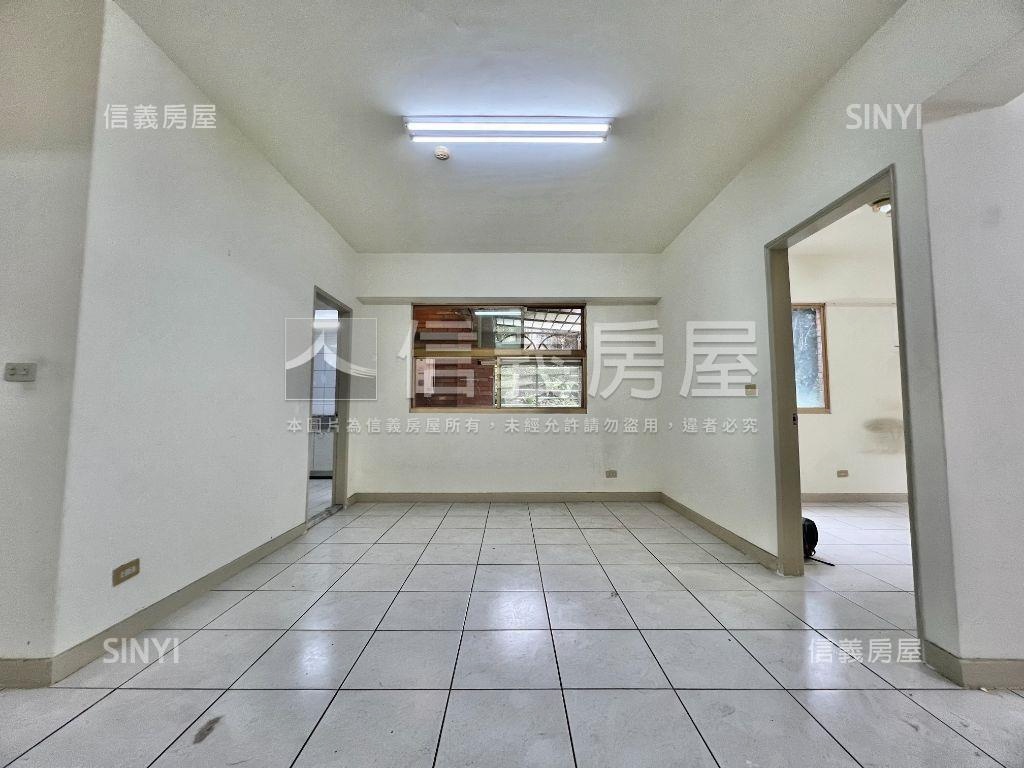 巨豪空間大三房加車位房屋室內格局與周邊環境