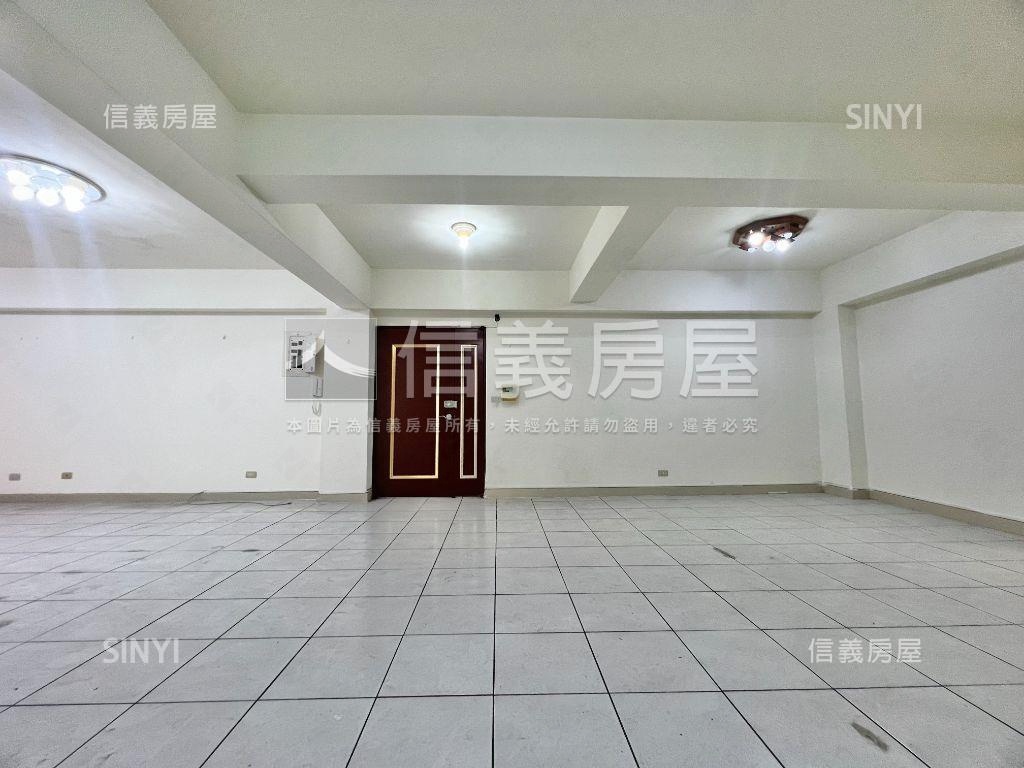 巨豪空間大三房加車位房屋室內格局與周邊環境