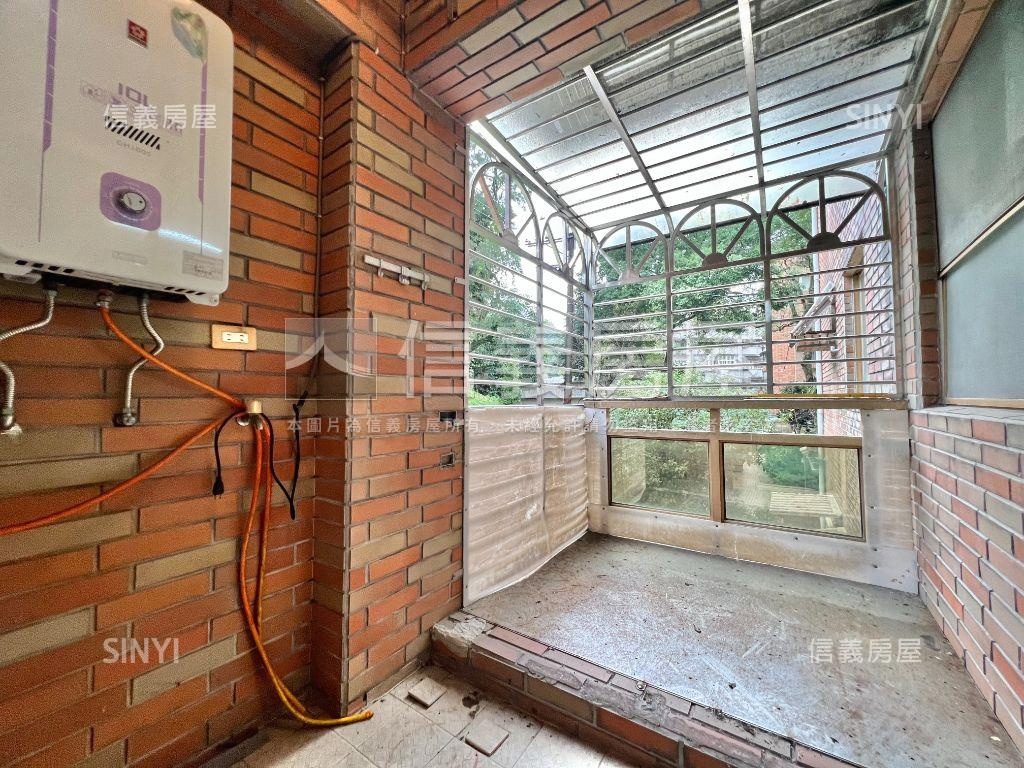 巨豪空間大三房加車位房屋室內格局與周邊環境