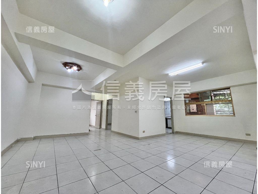 巨豪空間大三房加車位房屋室內格局與周邊環境