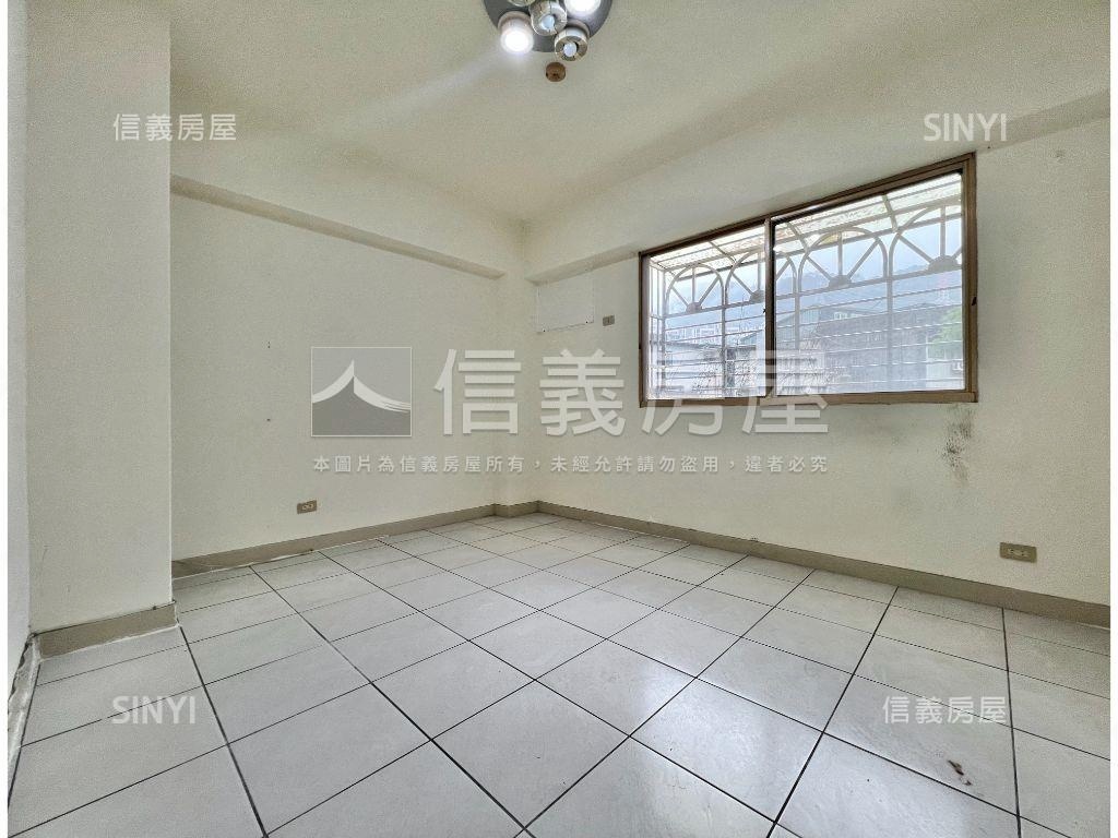 巨豪空間大三房加車位房屋室內格局與周邊環境