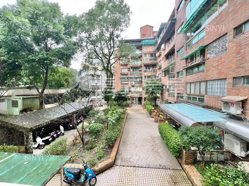 巨豪空間大三房加車位房屋室內格局與周邊環境