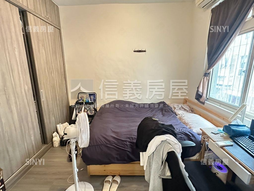 就看這間捷運２樓房屋室內格局與周邊環境