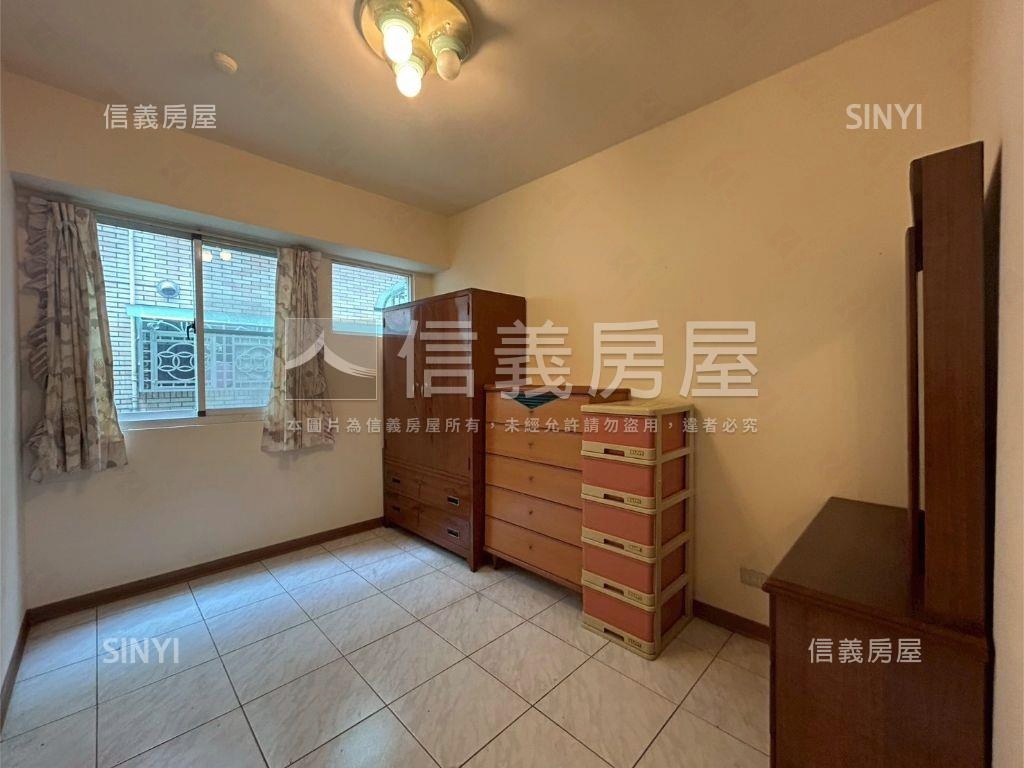 近交流道飛躍２１三房房屋室內格局與周邊環境