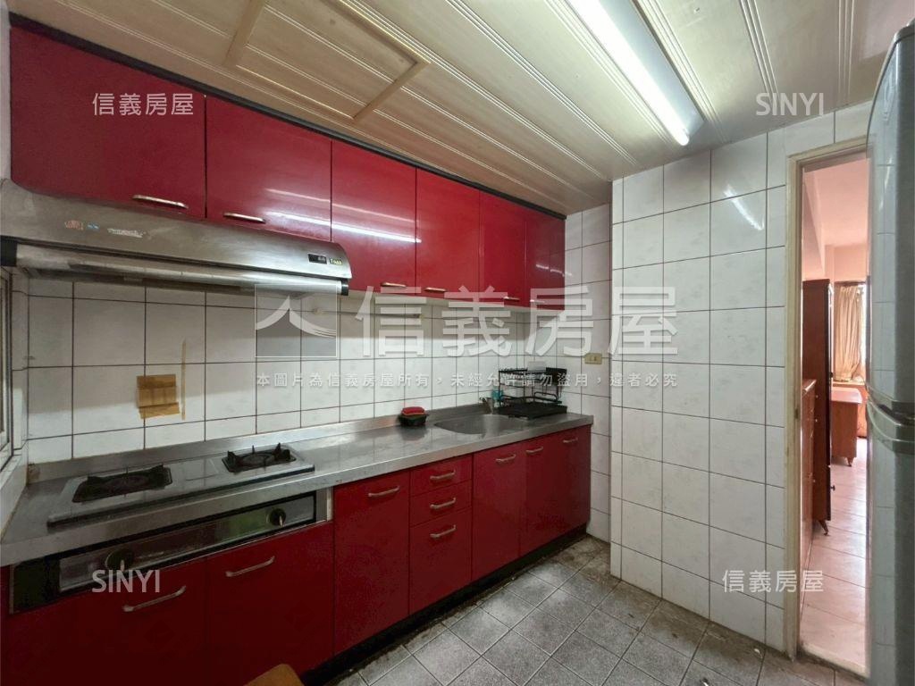 近交流道飛躍２１三房房屋室內格局與周邊環境