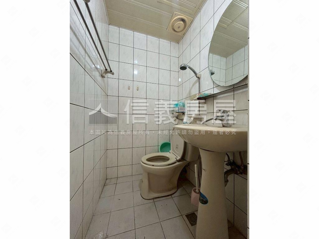 近交流道飛躍２１三房房屋室內格局與周邊環境