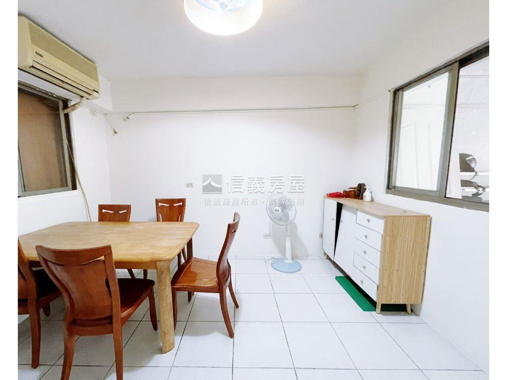 朝南漂亮花園小資首選別墅房屋室內格局與周邊環境