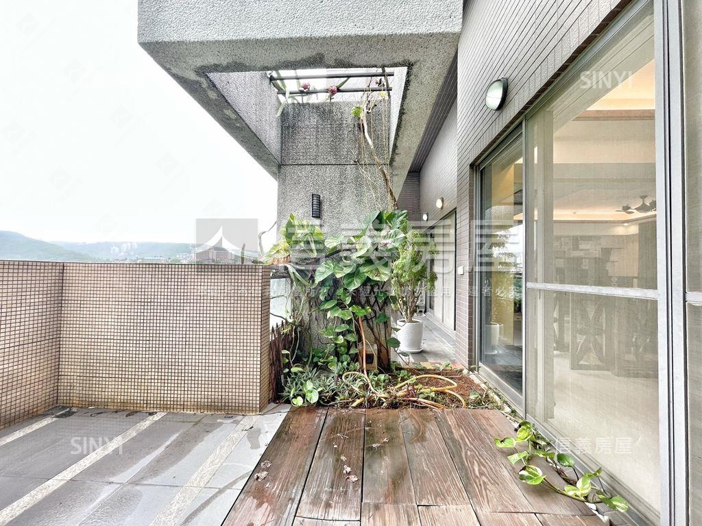 捷森堡大露臺精裝樓中樓房屋室內格局與周邊環境