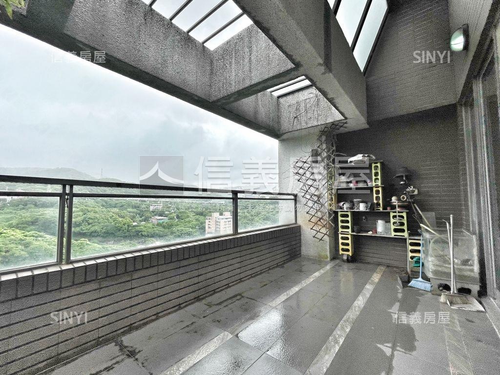 捷森堡大露臺精裝樓中樓房屋室內格局與周邊環境