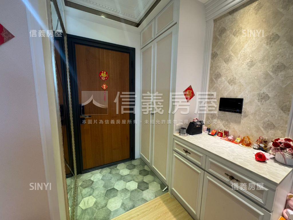 天際次高樓面綠景美宅房屋室內格局與周邊環境